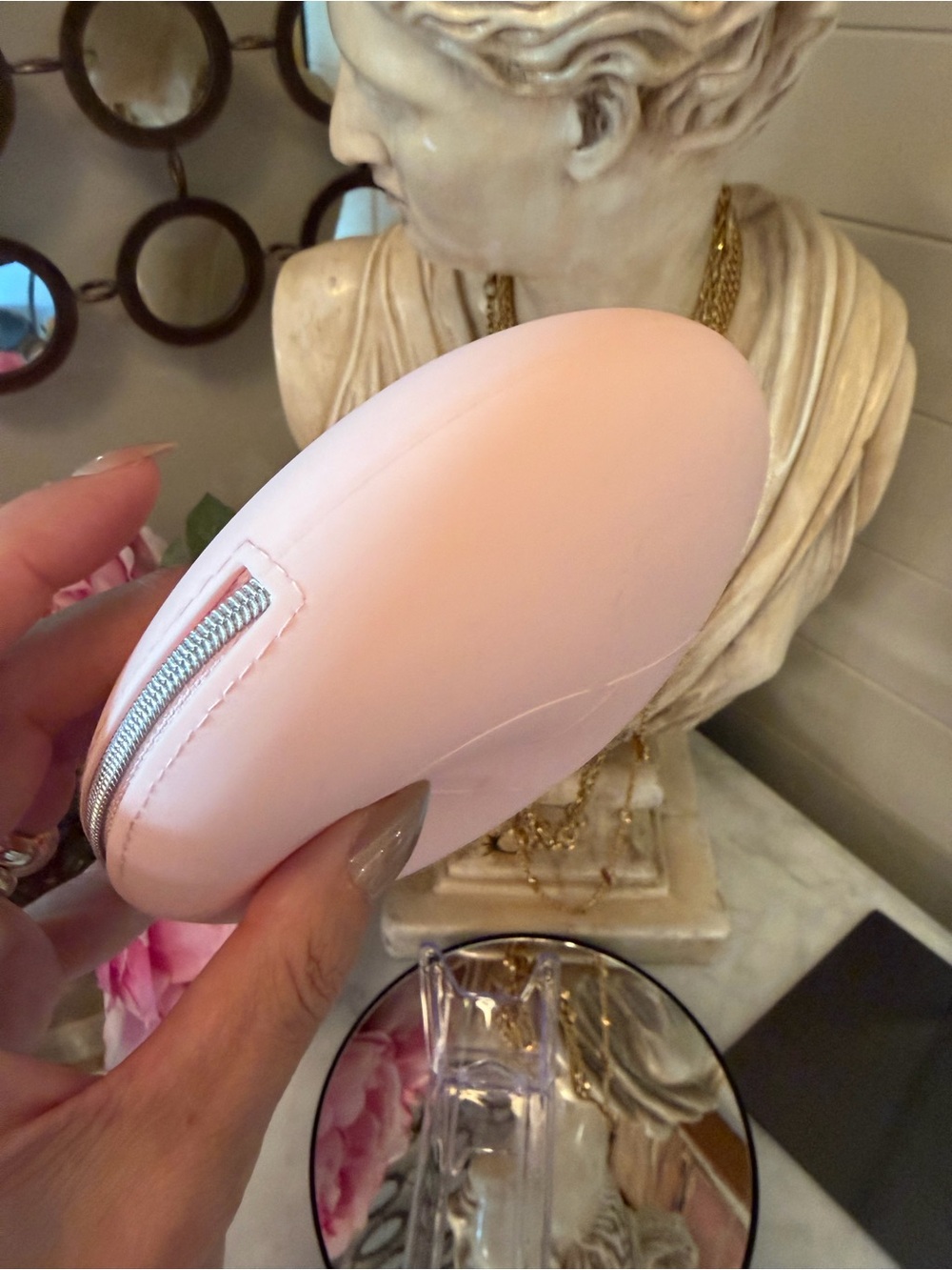 Dior Parfum Pink Round Luxury Silicon beauty case, Lippy, powder sponges, dusty - Picture 9 of 16